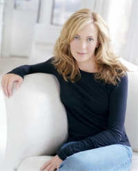 logo Lauren Weisberger