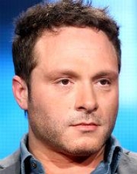 logo Nic Pizzolatto